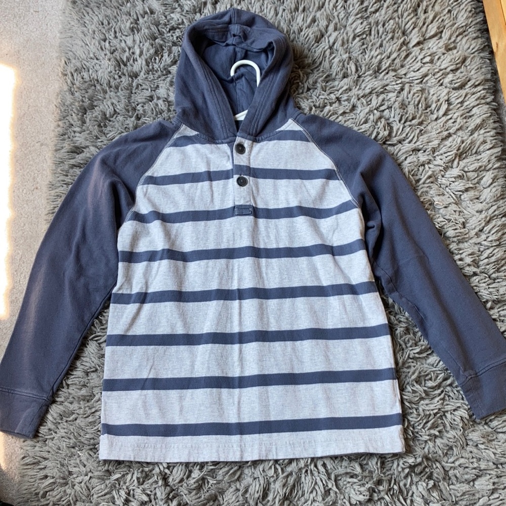 gray and white children's place sweatshirt